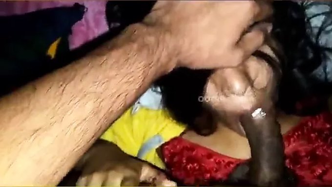 兰肯美女给性感口交并吞下精液