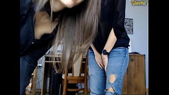 少女网络摄像头模特在...