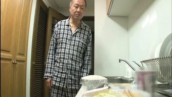日本公公的大屁股被手...