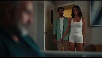 骚老婆在老公面前被操