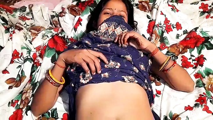 印度熟女tannya在69姿势中被操屁眼
