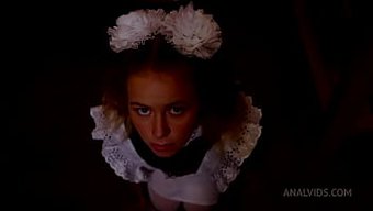 Bdsm视频中的女性...