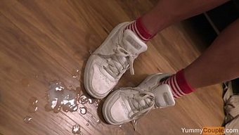 熟女射精:面部射精和...