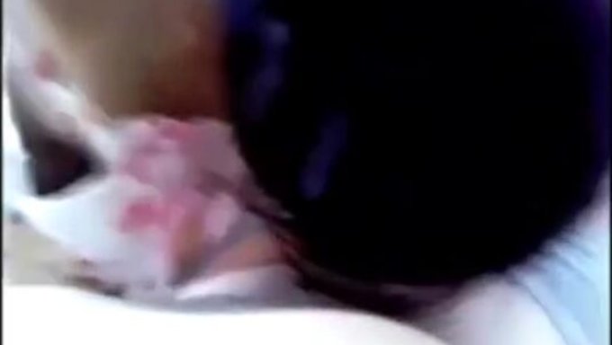 中国夫妇自制视频,特色是妻子被操