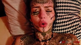 纹身的amber L...