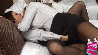 青少年女同性恋在感性...