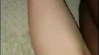 业余视频中跨种族夫妇...