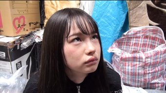 美丽的日本少女小胸部...