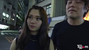 与一个荡妇般的日本女...