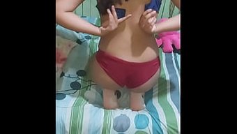 这个淫荡的校女不管她...