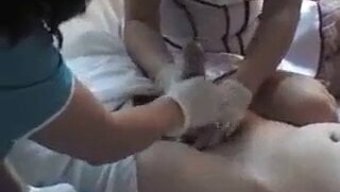 复古乳胶护士在复古视...