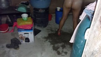 少女(18+)妻子在...
