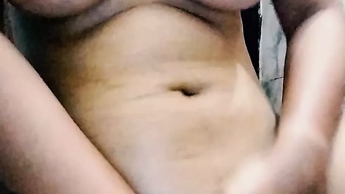印度自制色情视频中的脏话和肛交动作