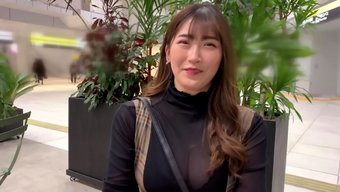 欣赏一个拥有弹跳屁股...