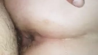 大屁股的熟女们接受原始肛交