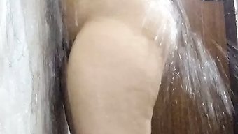 成熟和少女女同性恋沉...