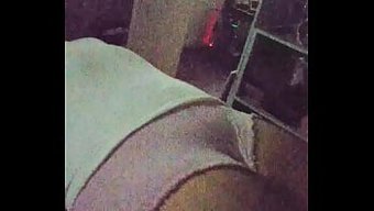 性欲旺盛的老婆从后面...
