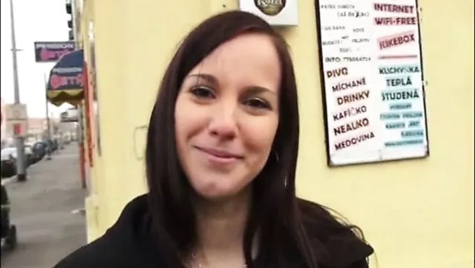 欧洲酒吧与女性色情相遇