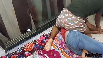 印度少女在进行性活动...