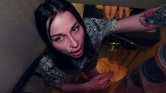 可爱的继妹趁父母偷看...