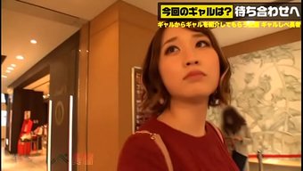 视频中给出了情色写真...