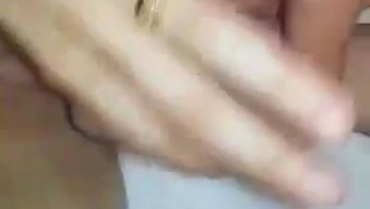 18岁的欧洲女孩在阿...