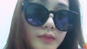 印度美女在高清中诱惑地挑逗
