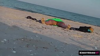 隐藏的摄像头捕捉到宝...