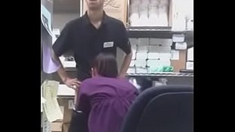 印度店员的热辣口交遭...