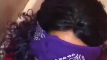 黑人美女接受了高潮的...