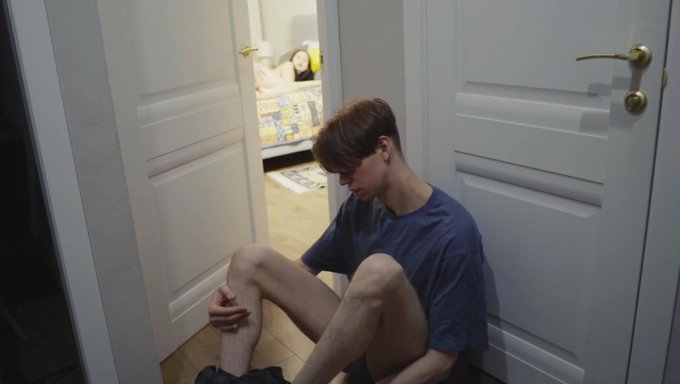 与女友和她的情人的偷窥遭遇