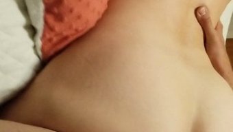 大屁股的业余熟女被狠狠地操