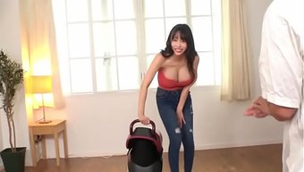 业余摄影对学校工作人...