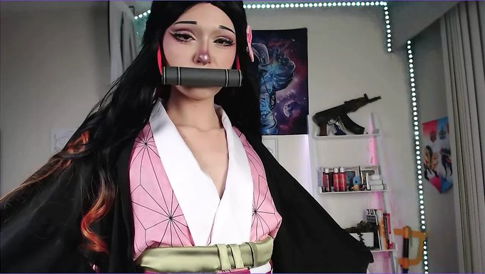 Nezuko在这个卡通精液视频中享受奶油般的惊喜