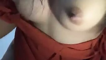 大胸部和大乳头:一个...