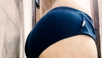 18岁的亚洲女孩在肮...