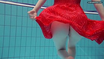 少女libuse的诱...