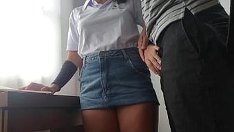 拉丁美女的肛门内射惊...