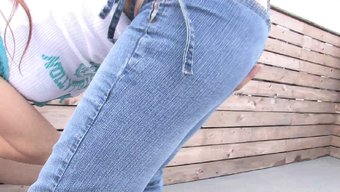 深喉亚洲女孩的粗暴性爱