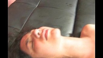 第一次享受非常紧的阴道