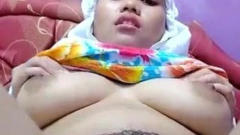 亚洲少女自慰并射精