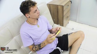 大屁股的拉丁裔继妹被...
