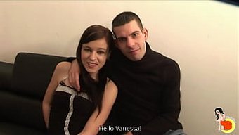 Vanessa的喷射...