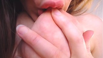Asmr:Emily...
