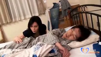 日本熟女性感的身体展示
