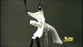 日本情侣在视频中分享...