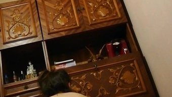 被热辣的邻居狠狠地操并内射