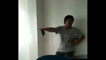 亚洲男性在同性恋色情...