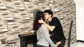 成熟的哥伦比亚女人享...