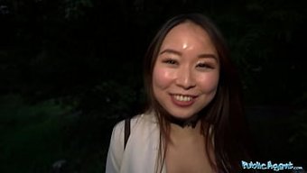 亚洲美女租用他的大阴...